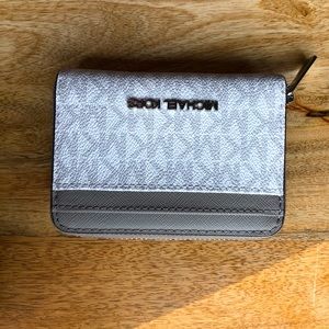 Michael Kors card wallet. NWOT.